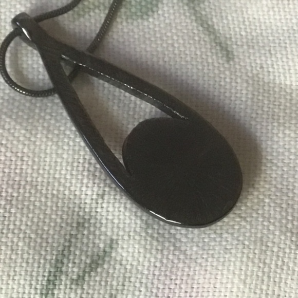 Pendant necklace with a red stone like a tiger eye - Picture 5 of 6